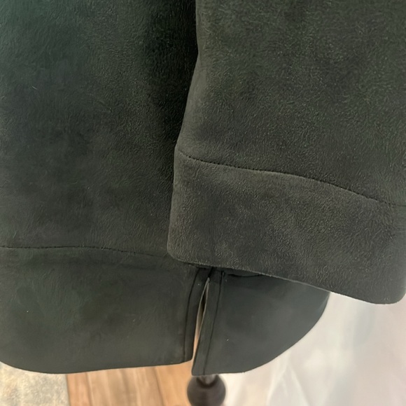 Tuckernut faux suede forest green tunic - Picture 5 of 7